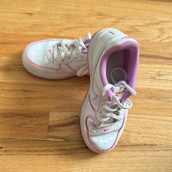 Nike Air Force 1 Contrast Stitch DC9672-110 Fuchsia Glow Purple Pink White Sz 1Y - Picture 5 of 8
